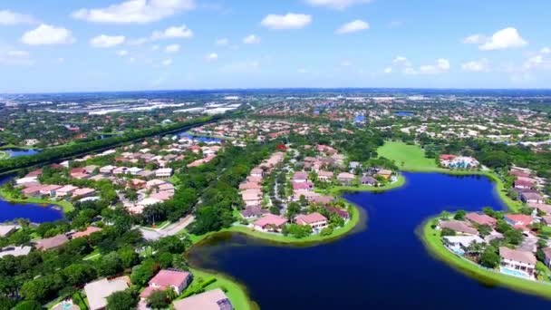 Weston Florida Amazing Landscape Aerial Flying Waterfront View — Stock Video