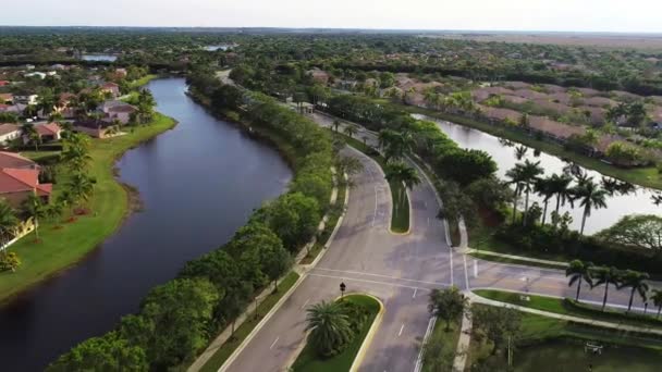 Weston Florida Drone Flying Waterfront View Amazing Landscape — Stock Video