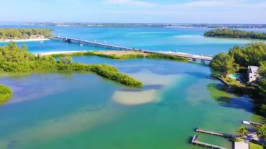 Longboat Key, Drone View, Longboat Pass Bridge, Florida Körfezi Sahilleri