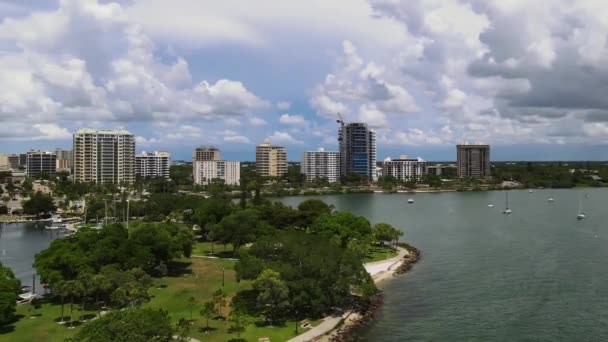 Sarasota Bayfront Aerial View Florida Amazing Lands — стоковое видео