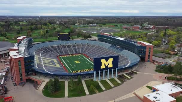 Ann Arbor Michigan Stadion Belváros Csodálatos Táj Drónra Néző — Stock videók