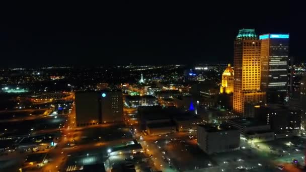 Tulsa Noche Vistas Los Aviones Tripulados Luces Ciudad Oklahoma Centro — Vídeo de stock