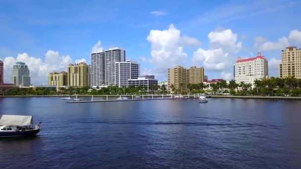 West Palm Beach Aerial View Florida Lake Worth Lagoon Downtown — стоковое видео