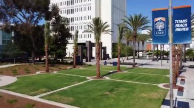 Fullerton, Kaliforniya Eyalet Üniversitesi, Hava Uçuşu, İnanılmaz Manzara