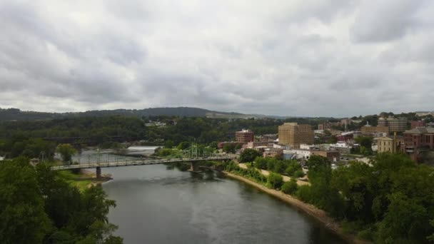 Easton Pennsylvania Downtown Delaware River Aerial View — 비디오