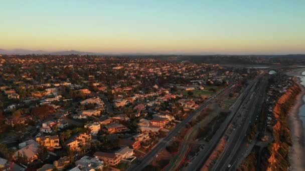 Kvällstid Över Encinitas Drone View Amazing Landscape Stillahavskusten Kalifornien — Stockvideo