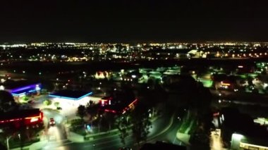 Rancho Cucamonga Gece, Kaliforniya, Şehir merkezi, Drone View, Şehir Işıkları