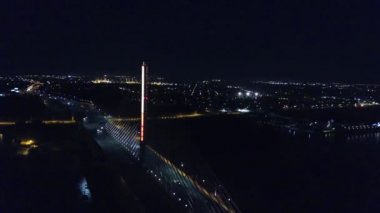 Gece, Ohio 'da Toledo, Hava Manzarası, Gaziler için Cam Şehir Skyway, Maumee Nehri