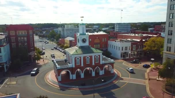 Fayetteville North Carolina Market House Downtown Aerial View — Stock Video