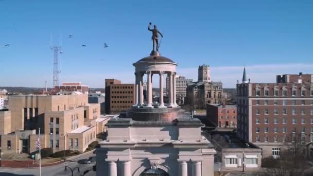 Hamilton Ohio Butler County Soldiers Monument Aerial View Downtown — 图库视频影像