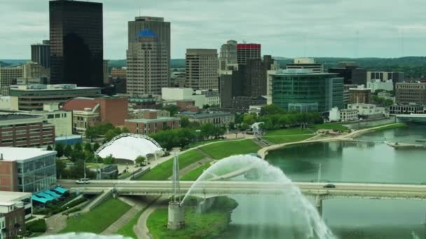 Dayton Ohio Downtown Great Miami River Aerial View — Stock video