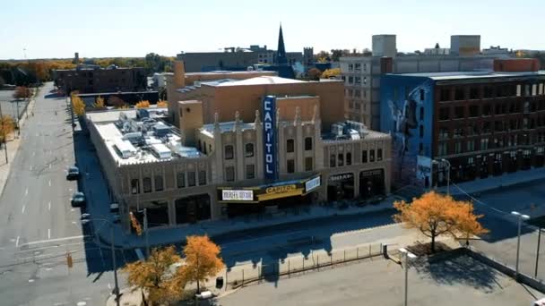 Flint Michigan Centro Ciudad Teatro Capitol Vista Aérea — Vídeo de stock