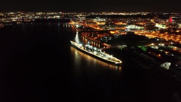 Camden Night Aerial View Delaware River Battleship New Jersey — стокове відео