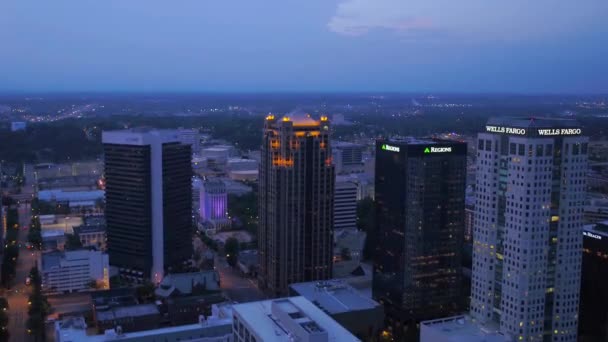 Vuelo Aéreo Por Noche Birmingham Alabama Centro Increíble Paisaje Urbano — Vídeos de Stock