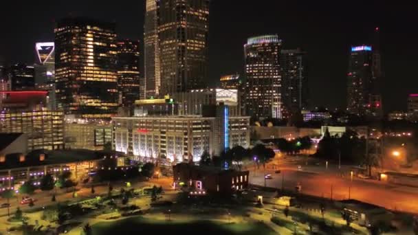 Aerial Flying Night Charlotte Downtown Καταπληκτικό Τοπίο Βόρεια Καρολίνα — Αρχείο Βίντεο