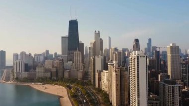 Chicago, Illinois, Michigan Gölü üzerinde uçan hava aracı.
