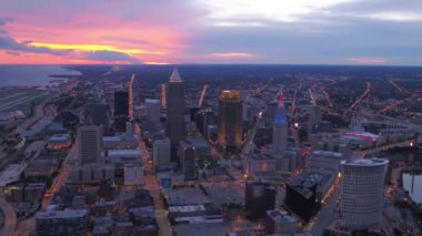 Akşam Cleveland, Ohio 'da Uçan Hava, İnanılmaz Şehir, Şehir Merkezi