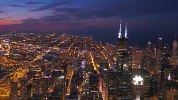 Vuelo Aéreo Durante Noche Chicago Illinois Centro Paisaje Urbano Increíble — Vídeos de Stock