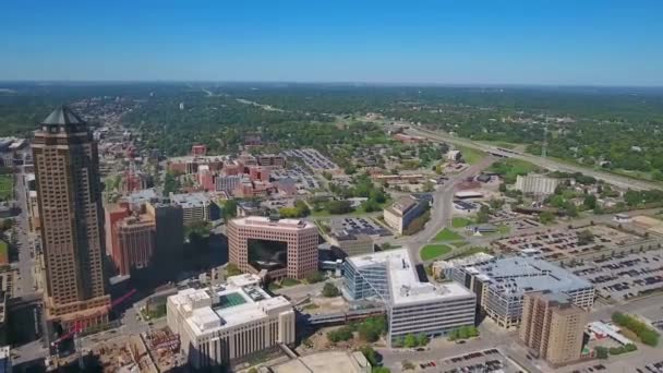 Vuelo Aéreo Sobre Des Moines Iowa Hermoso Paisaje Urbano Centro — Vídeos de Stock