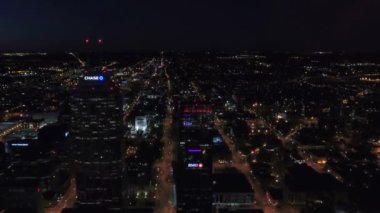 Gece İndianapolis 'te Hava Uçuşu, Şehir Işıkları, Şehir Merkezi, Indiana