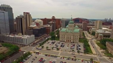 Indianapolis 'te Hava Uçuşu, Indiana Eyalet Meclisi, Şehir Merkezi