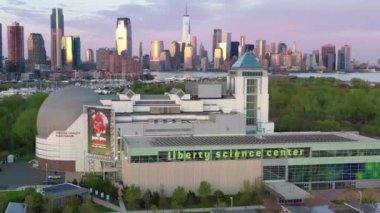 Jersey üzerinde Uçan Hava, Özgürlük Bilim Merkezi, New Jersey