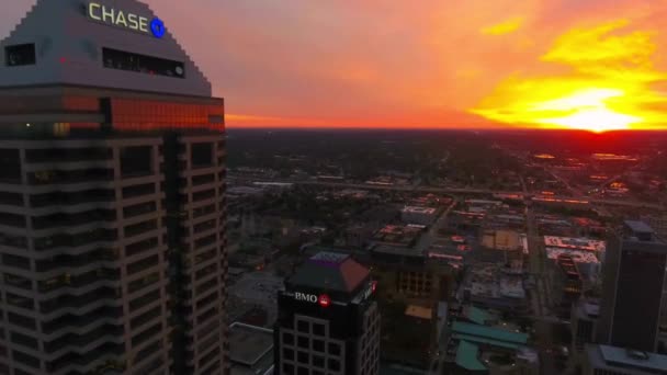 Solnedgång Över Indianapolis Flyg Från Luften Downtown Indiana Fantastisk Stadsbild — Stockvideo