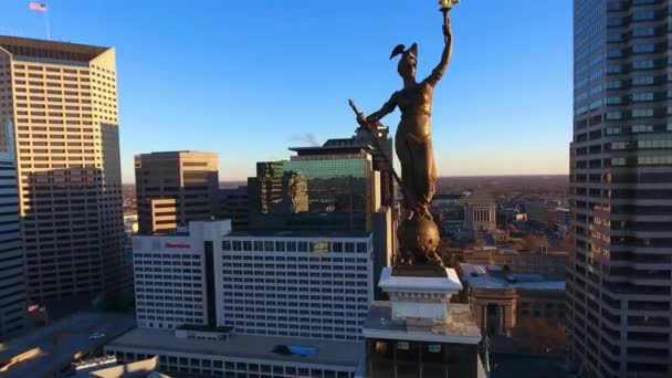 Indianapolis Uçan Hava Indiana Güzeli Askerler Denizciler Anıtı — Stok video