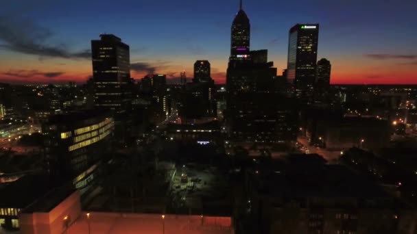 Gece Ndianapolis Hava Uçuşu Şehir Işıkları Indiana Şehir Merkezi — Stok video