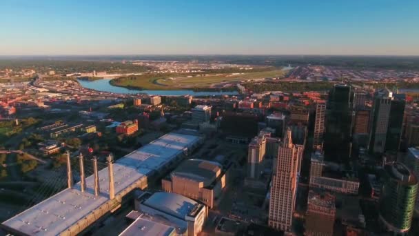 Aerial Flying Kansas City Missouri Beautiful Cityscape Downtown — стоковое видео