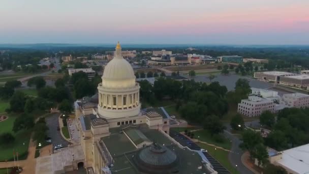 Aerial Flying Little Rock Arkansas State Capitol Downtown — Stock video