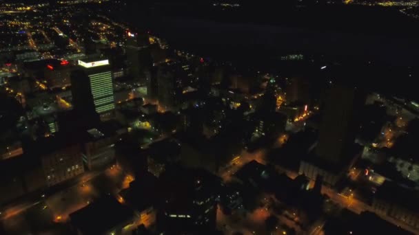Aerial Flying Night Memphis Tennessee Mississippi River Downtown — Stok Video