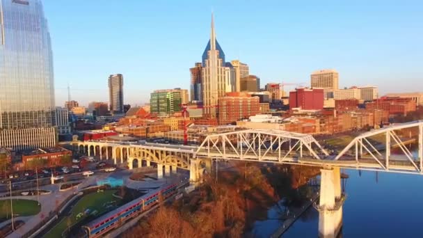 Εναέρια Πτήση Πάνω Από Nashville Tennessee Cumberland River Downtown — Αρχείο Βίντεο