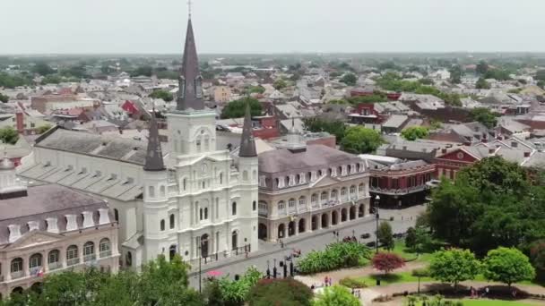 Aerial Flying New Orleans Louisiana French Quarter Louis Cathedral — Stockvideo