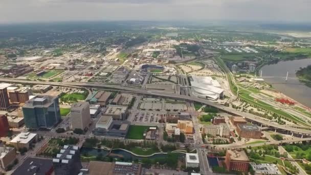 Vuelo Aéreo Sobre Omaha Increíble Paisaje Urbano Nebraska Centro Ciudad — Vídeos de Stock