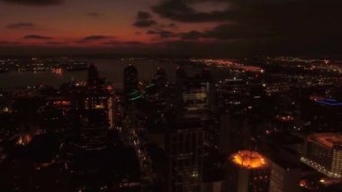 Gece San Diego, Kaliforniya 'da Uçan Havadan, İnanılmaz Şehir, Şehir Merkezi