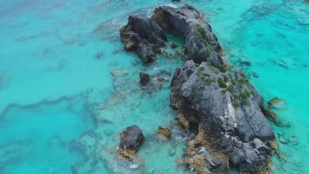 Bermuda Vliegen Vanuit Lucht Rotsachtige Riffen Mooi Landschap Atlantische Oceaan — Stockvideo
