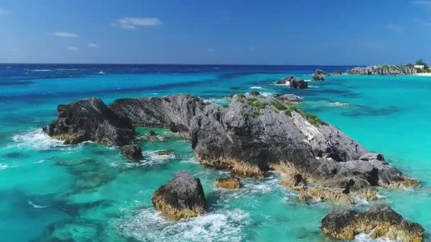 バミューダ ロッキーリーフ トロピカルパラダイス 美しい風景 空中飛行 大西洋 — ストック動画