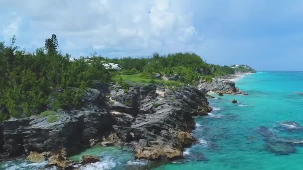 Bermuda Luchtvliegen Atlantische Oceaan Mooi Landschap Tropisch Paradijs Rotsachtige Riffen — Stockvideo