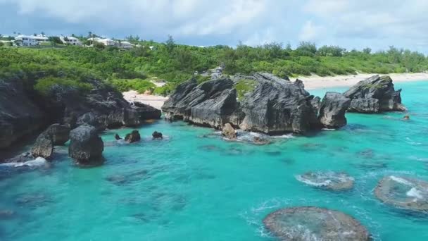 Bermuda Vliegen Vanuit Lucht Atlantische Oceaan Rotsachtige Riffen Mooi Landschap — Stockvideo