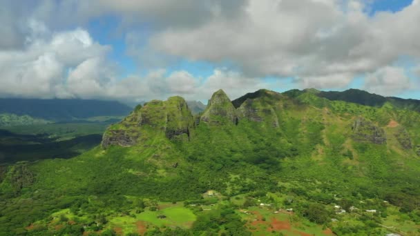 Hawai Vista Aérea Paisaje Increíble Montañas Kauai Selva Hawaiana — Vídeo de stock