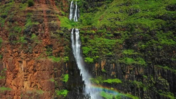 Гавайи Кауаи Оросительный Водопад Удивительный Ландшафт Воздушный Вид Гавайские Острова — стоковое видео