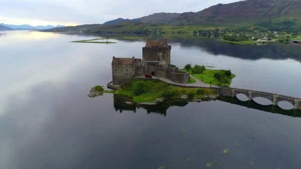 Schottland Eilean Donan Castle Luftfahrt West Highlands Loch Duich — Stockvideo