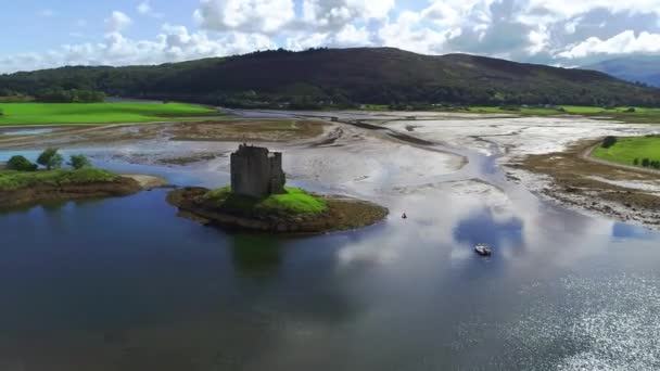 Schotland Castle Stalker Loch Laich Luchtvaart Argyll — Stockvideo