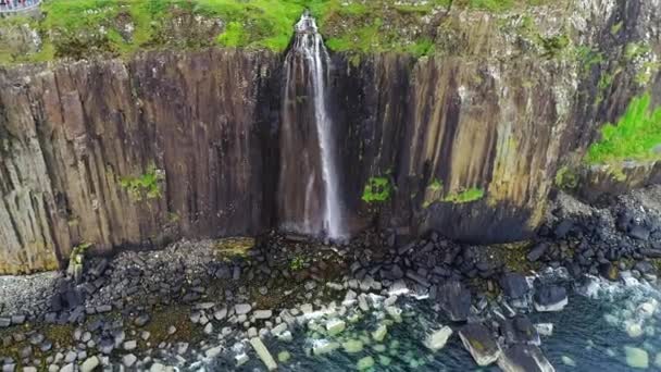 Scotland Kilt Rock Mealt Falls Aerial Flying Sound Raasay Isle — Stock Video