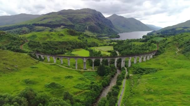 Escocia Glenfinnan Viaduct Aerial Flying West Highlands Inverness Shire — Vídeos de Stock