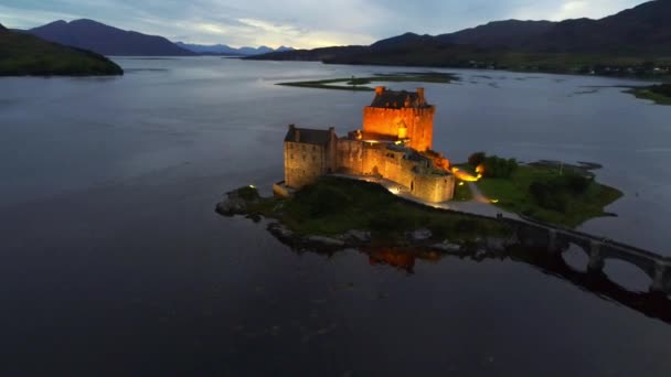 Tarde Sobre Castillo Eilean Donan Escocia Loch Duich West Highlands — Vídeos de Stock