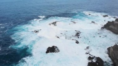 Mavi Okyanus Dalgaları, Rocky Resifleri, Pasifik Sahili, Hawaii, Oahu, Kauai, Güzel Manzara, Maui