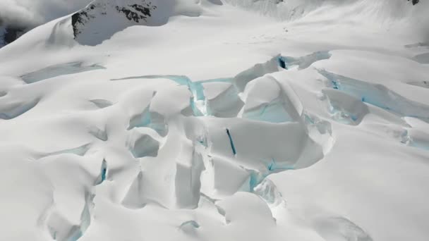 Antarctica South Pole Icy Mountains Aerial View Icebergs Amazing Landscape — Stockvideo