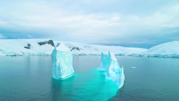 Antarctica South Pole Icebergs Aerial View Antarctic Ocean Amazing Landscape — Vídeos de Stock